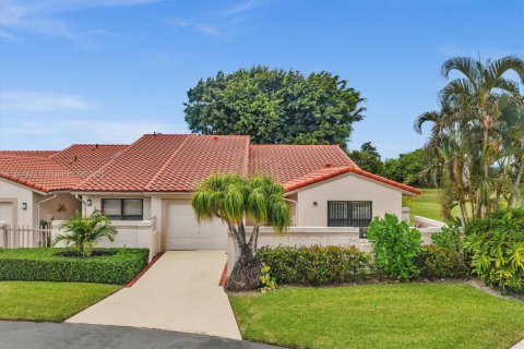 House in Boca Raton, Florida 3 bedrooms, 146.32 sq.m. № 1880009 - photo 1
