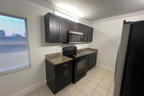 Apartment in West Palm Beach, Florida 2 bedrooms, 77.11 sq.m. № 2399947 - photo 2