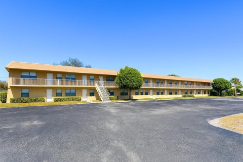 Apartment in West Palm Beach, Florida 2 bedrooms, 77.11 sq.m. № 2399947 - photo 7