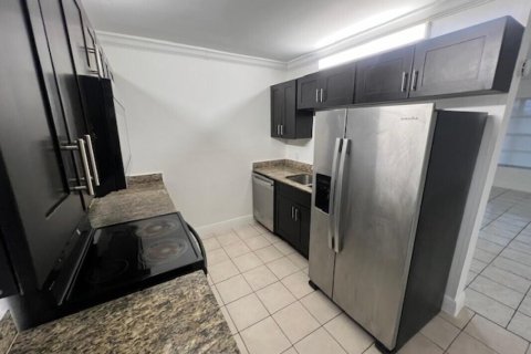 Apartment in West Palm Beach, Florida 2 bedrooms, 77.11 sq.m. № 2399947 - photo 3