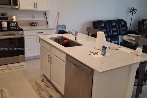 Touwnhouse à vendre à Palm Bay, Floride: 3 chambres, 133.41 m2 № 1977342 - photo 15