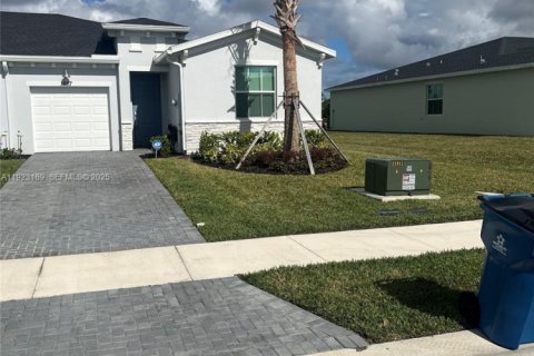 Touwnhouse à vendre à Palm Bay, Floride: 3 chambres, 133.41 m2 № 1977342 - photo 2