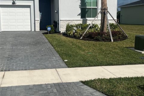 Touwnhouse à vendre à Palm Bay, Floride: 3 chambres, 133.41 m2 № 1977342 - photo 1