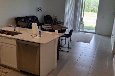 Touwnhouse à vendre à Palm Bay, Floride: 3 chambres, 133.41 m2 № 1977342 - photo 17