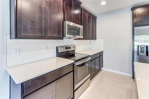 Townhouse in TOWNS AT LAKE MONROE COMMONS in Sanford, Florida 3 bedrooms, 147.44 sq.m. № 1902432 - photo 11