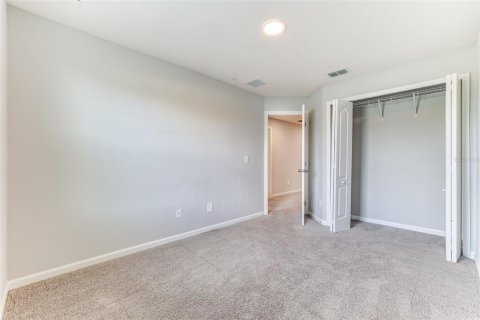 Townhouse in TOWNS AT LAKE MONROE COMMONS in Sanford, Florida 3 bedrooms, 147.44 sq.m. № 1902432 - photo 26