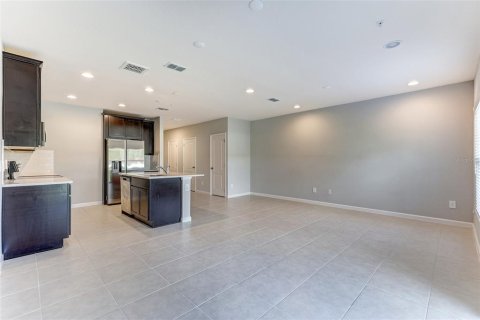Townhouse in TOWNS AT LAKE MONROE COMMONS in Sanford, Florida 3 bedrooms, 147.44 sq.m. № 1902432 - photo 13