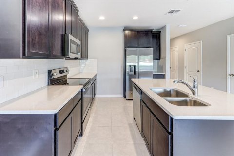 Townhouse in TOWNS AT LAKE MONROE COMMONS in Sanford, Florida 3 bedrooms, 147.44 sq.m. № 1902432 - photo 10
