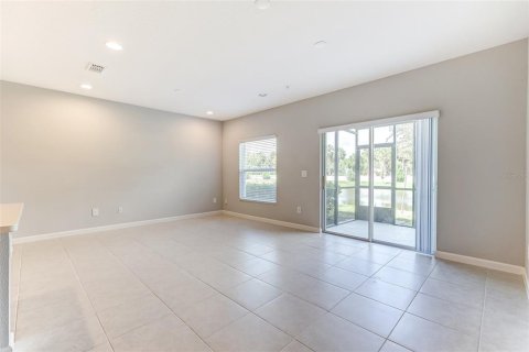 Townhouse in TOWNS AT LAKE MONROE COMMONS in Sanford, Florida 3 bedrooms, 147.44 sq.m. № 1902432 - photo 15