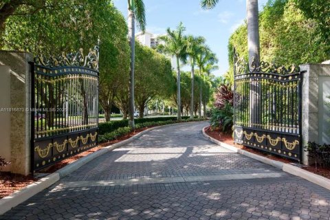 Снять в аренду кондоминиум в Авентура, Флорида 3 спальни, 304.16м2, № 1957934 - фото 13