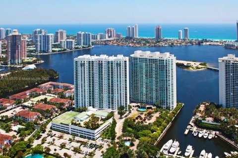 Снять в аренду кондоминиум в Авентура, Флорида 3 спальни, 304.16м2, № 1957934 - фото 10