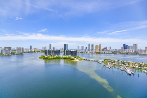 Снять в аренду кондоминиум в Авентура, Флорида 3 спальни, 304.16м2, № 1957934 - фото 5