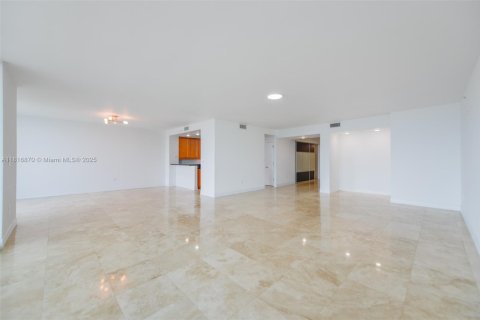 Снять в аренду кондоминиум в Авентура, Флорида 3 спальни, 304.16м2, № 1957934 - фото 16