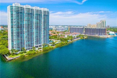 Снять в аренду кондоминиум в Авентура, Флорида 3 спальни, 304.16м2, № 1957934 - фото 8