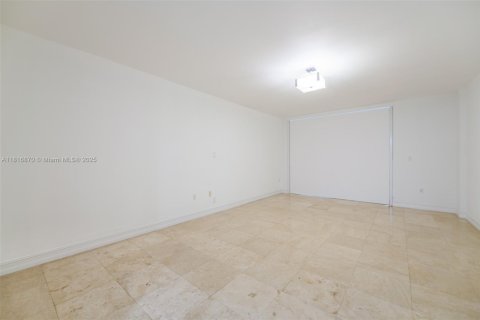 Снять в аренду кондоминиум в Авентура, Флорида 3 спальни, 304.16м2, № 1957934 - фото 28