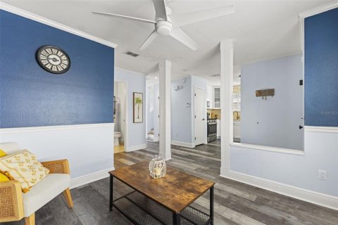 Touwnhouse à vendre à Tampa, Floride: 2 chambres, 143.63 m2 № 1901859 - photo 11