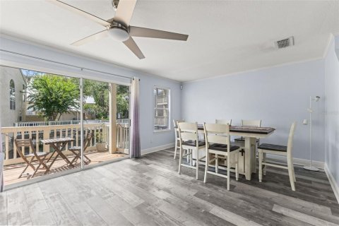 Touwnhouse à vendre à Tampa, Floride: 2 chambres, 143.63 m2 № 1901859 - photo 21