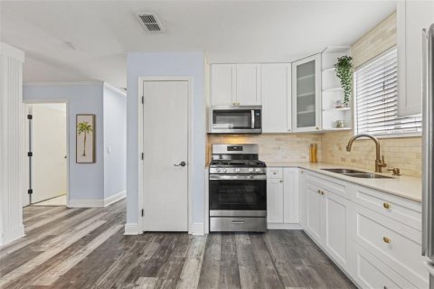 Touwnhouse à vendre à Tampa, Floride: 2 chambres, 143.63 m2 № 1901859 - photo 15