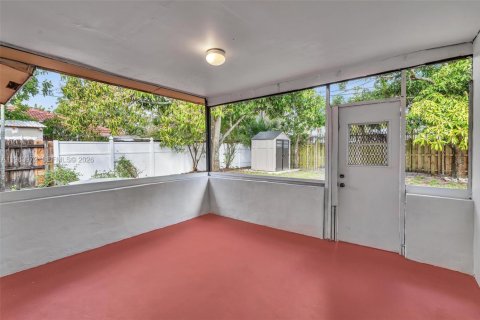 Commercial property in Lauderhill, Florida 180.42 sq.m. № 2047857 - photo 24