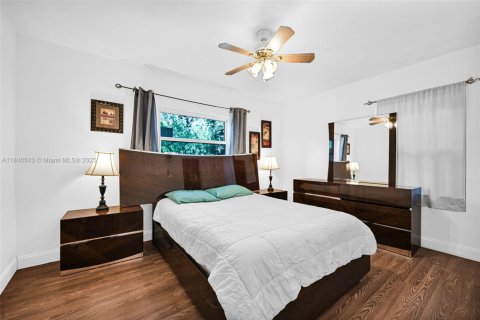 Villa ou maison à vendre à El Portal, Floride: 4 chambres, 138.98 m2 № 2005272 - photo 12