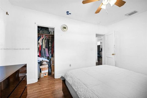 Villa ou maison à vendre à El Portal, Floride: 4 chambres, 138.98 m2 № 2005272 - photo 13