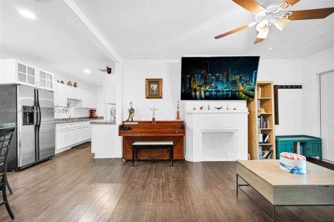 Villa ou maison à vendre à El Portal, Floride: 4 chambres, 138.98 m2 № 2005272 - photo 7