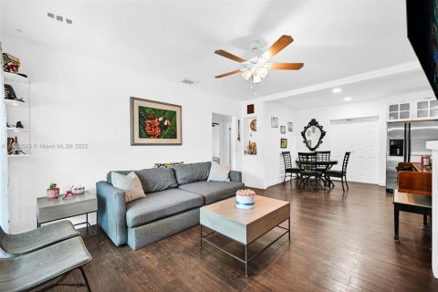 Villa ou maison à vendre à El Portal, Floride: 4 chambres, 138.98 m2 № 2005272 - photo 5