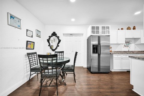 Villa ou maison à vendre à El Portal, Floride: 4 chambres, 138.98 m2 № 2005272 - photo 8