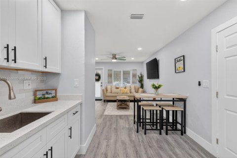 Купить виллу или дом в Форт-Лодердейл, Флорида 3 спальни, 112.32м2, № 2002986 - фото 15