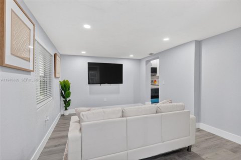 Купить виллу или дом в Форт-Лодердейл, Флорида 3 спальни, 112.32м2, № 2002986 - фото 22