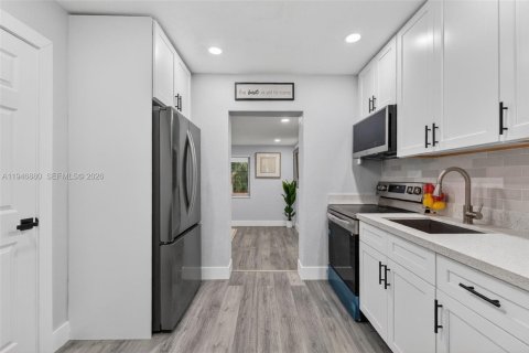 Купить виллу или дом в Форт-Лодердейл, Флорида 3 спальни, 112.32м2, № 2002986 - фото 14