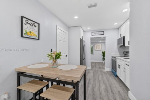 Купить виллу или дом в Форт-Лодердейл, Флорида 3 спальни, 112.32м2, № 2002986 - фото 16