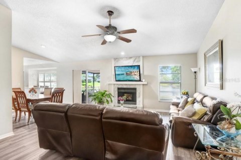 House in Riverview, Florida 4 bedrooms, 142.51 sq.m. № 1759383 - photo 9
