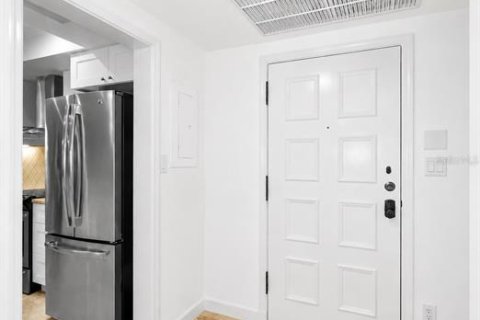Copropriété à vendre à Palm Harbor, Floride: 2 chambres, 159.33 m2 № 2285511 - photo 2