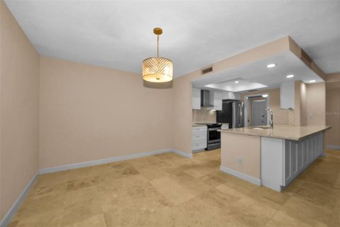 Copropriété à vendre à Palm Harbor, Floride: 2 chambres, 159.33 m2 № 2285511 - photo 4