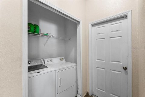 Villa ou maison à vendre à Kissimmee, Floride: 4 chambres, 238.39 m2 № 1910017 - photo 22