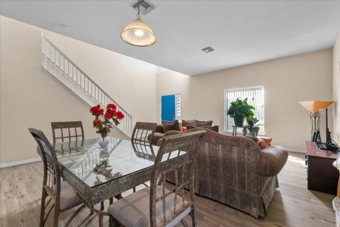 Villa ou maison à vendre à Kissimmee, Floride: 4 chambres, 238.39 m2 № 1910017 - photo 4