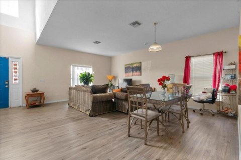 Villa ou maison à vendre à Kissimmee, Floride: 4 chambres, 238.39 m2 № 1910017 - photo 6
