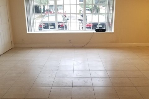 Condo in Lauderhill, Florida, 3 bedrooms  № 909941 - photo 1