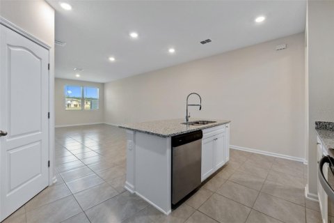 House in Palm Coast, Florida 3 bedrooms, 163.32 sq.m. № 1919207 - photo 9