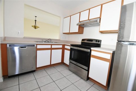 Copropriété à louer à Riverview, Floride: 3 chambres, 106.93 m2 № 2118743 - photo 6