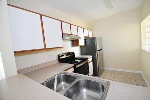 Copropriété à louer à Riverview, Floride: 3 chambres, 106.93 m2 № 2118743 - photo 8