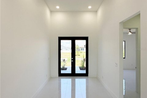 Villa ou maison à vendre à Cape Coral, Floride: 4 chambres, 176.89 m2 № 2404894 - photo 6