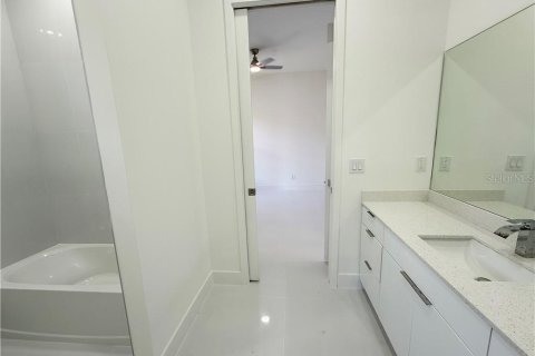 Villa ou maison à vendre à Cape Coral, Floride: 4 chambres, 176.89 m2 № 2404894 - photo 13