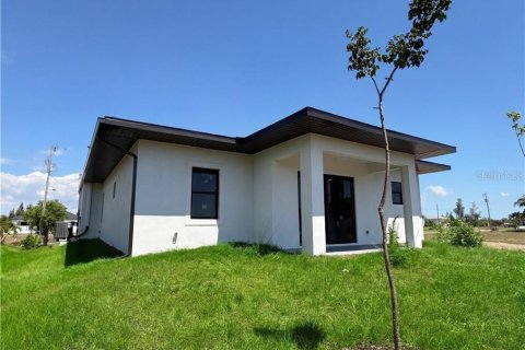 Villa ou maison à vendre à Cape Coral, Floride: 4 chambres, 176.89 m2 № 2404894 - photo 20