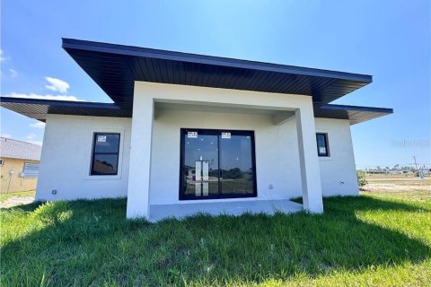 Villa ou maison à vendre à Cape Coral, Floride: 4 chambres, 176.89 m2 № 2404894 - photo 21