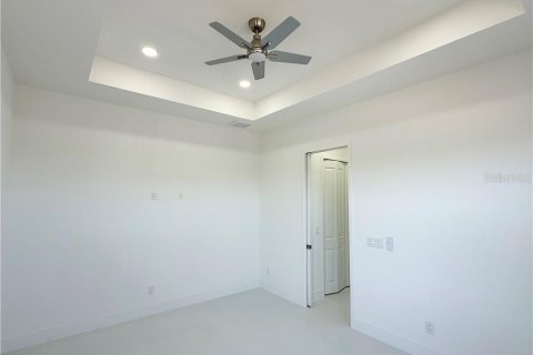 Villa ou maison à vendre à Cape Coral, Floride: 4 chambres, 176.89 m2 № 2404894 - photo 17