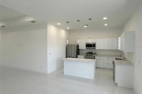 Villa ou maison à vendre à Cape Coral, Floride: 4 chambres, 176.89 m2 № 2404894 - photo 7