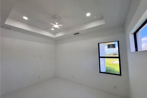 Villa ou maison à vendre à Cape Coral, Floride: 4 chambres, 176.89 m2 № 2404894 - photo 14