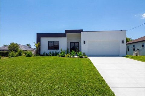 Villa ou maison à Cape Coral, Floride 4 chambres, 176.89 m2 № 2404894